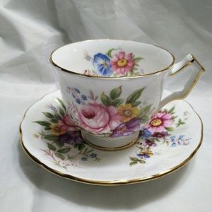Aynsley Bone China England Floral Garden Bouquet